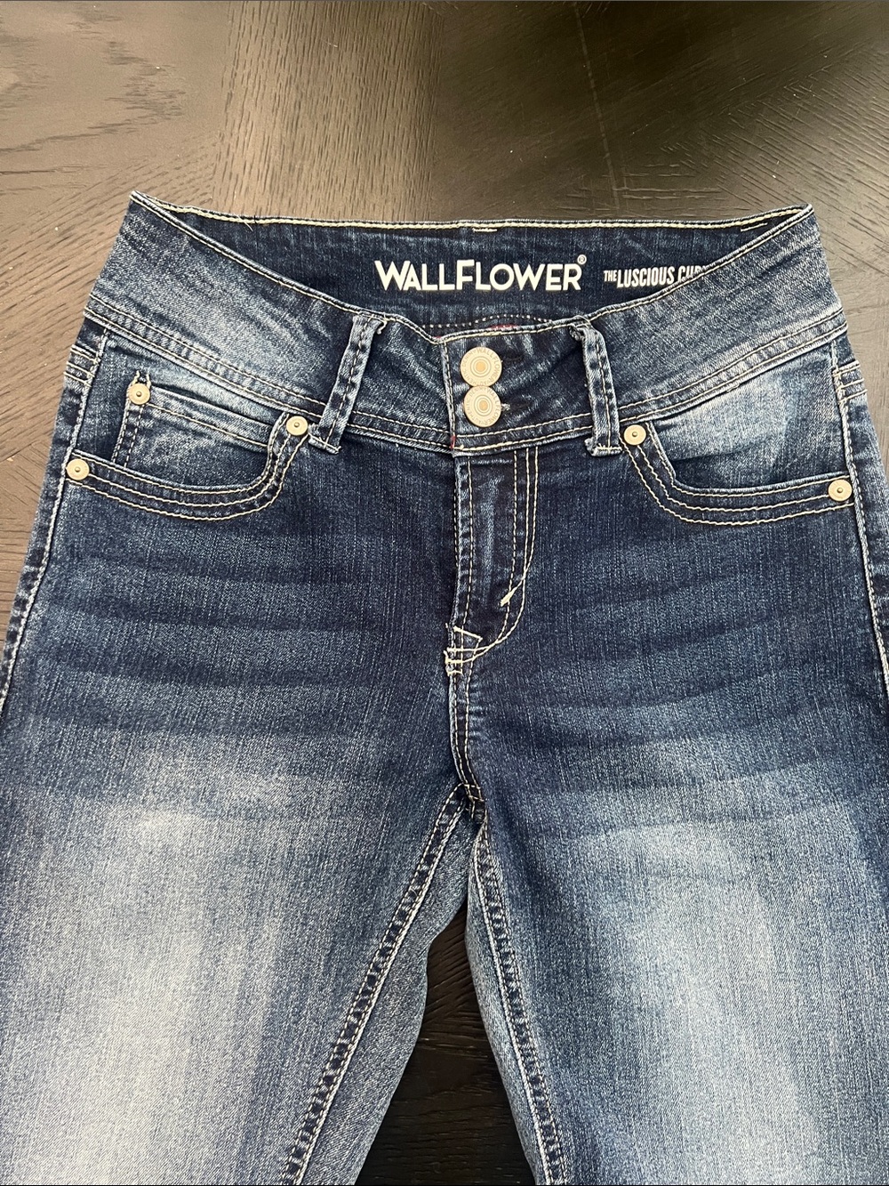 Wallflower Women’s Dark Blue Stretch Jeans